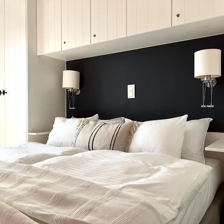 Neptune Met Zeezicht - Vosproperties *