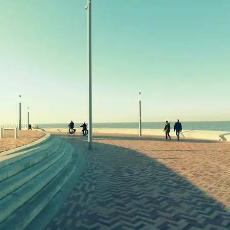 Apartamento Neptune Met Zeezicht - Vosproperties